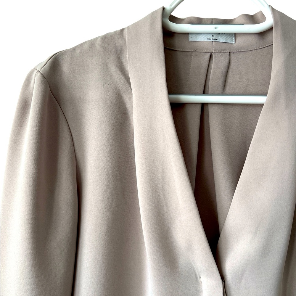 ARITZIA BABATON | Akira Blouse V Neck Button Up size small - Picture 4 of 9